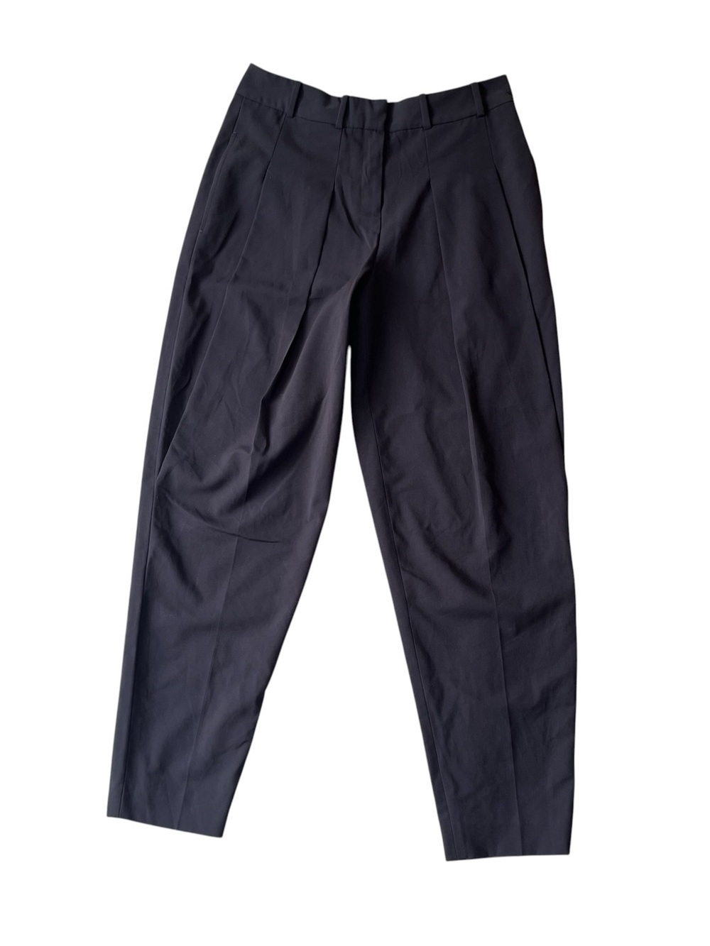Elie Tahari pleated pants 4 Soft black Tapered leg High rise waist Women trouser